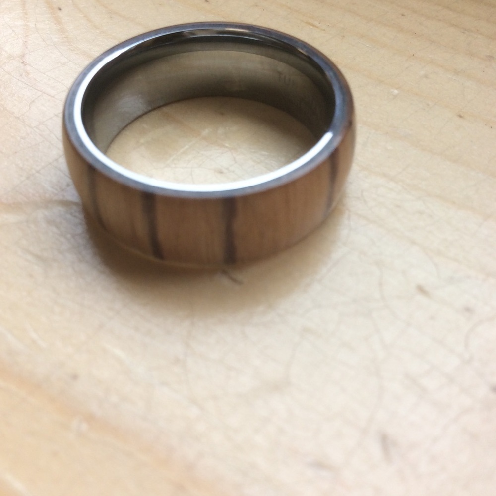 Men’s wood grain Tungsten wedding band